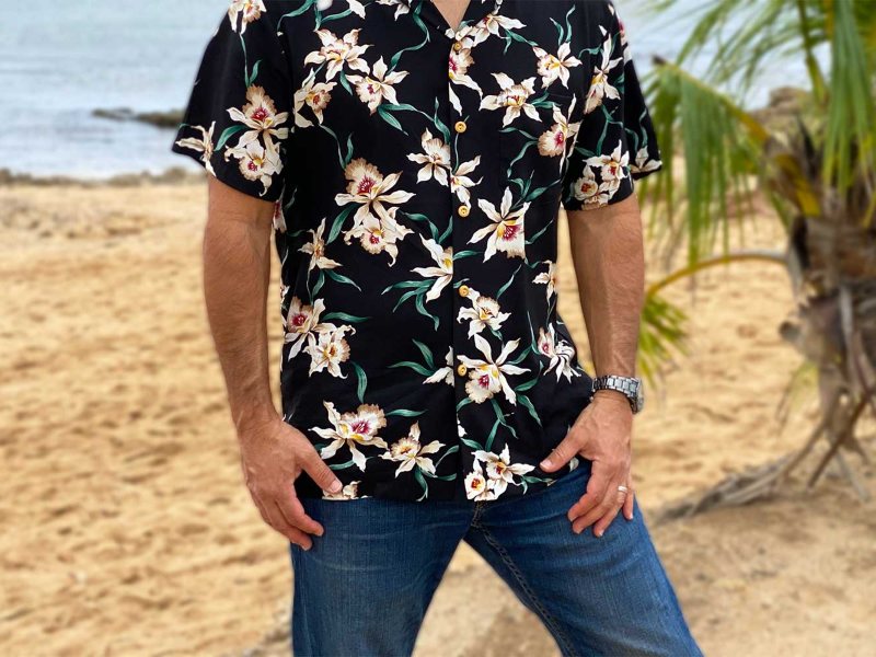 In what case not to tuck in Hawaiian shirt? (Source: Trendyaloha.com)